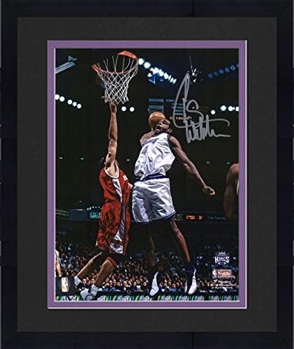 Keretes Chris Webber Sacramento Kings Dedikált 8 x 10 Dunk vs Hawks Fénykép - Dedikált NBA-Fotók